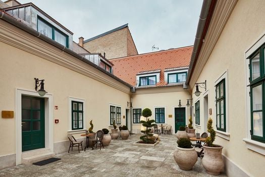 Maison Bistro & Hotel