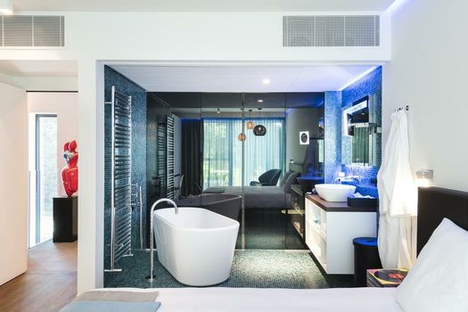 Lithium Bed, Zen & Breakfast