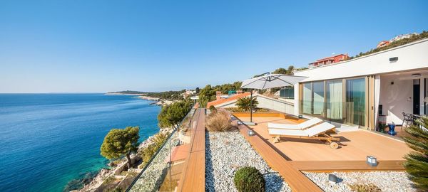 Villa Gloss