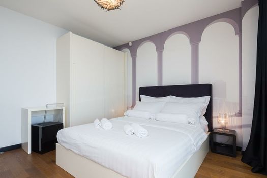 Villa Gloss