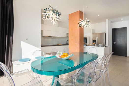 Villa Gloss