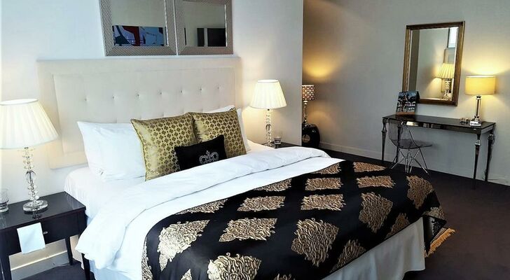 Luxury Apartments Mondrian Old Town