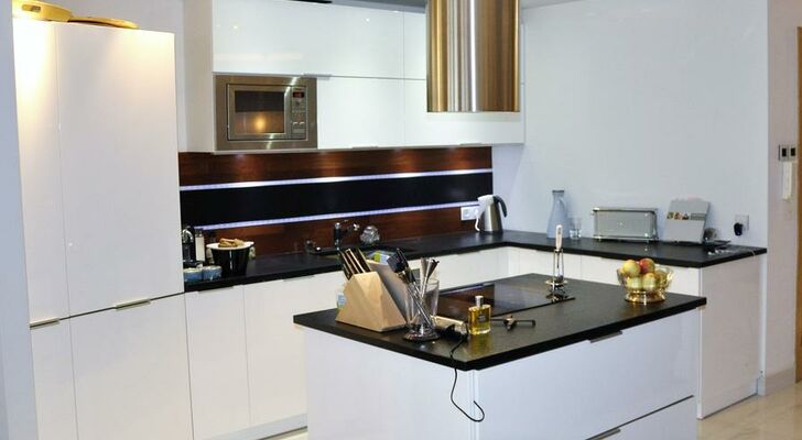 Luxury Apartments Mondrian Old Town