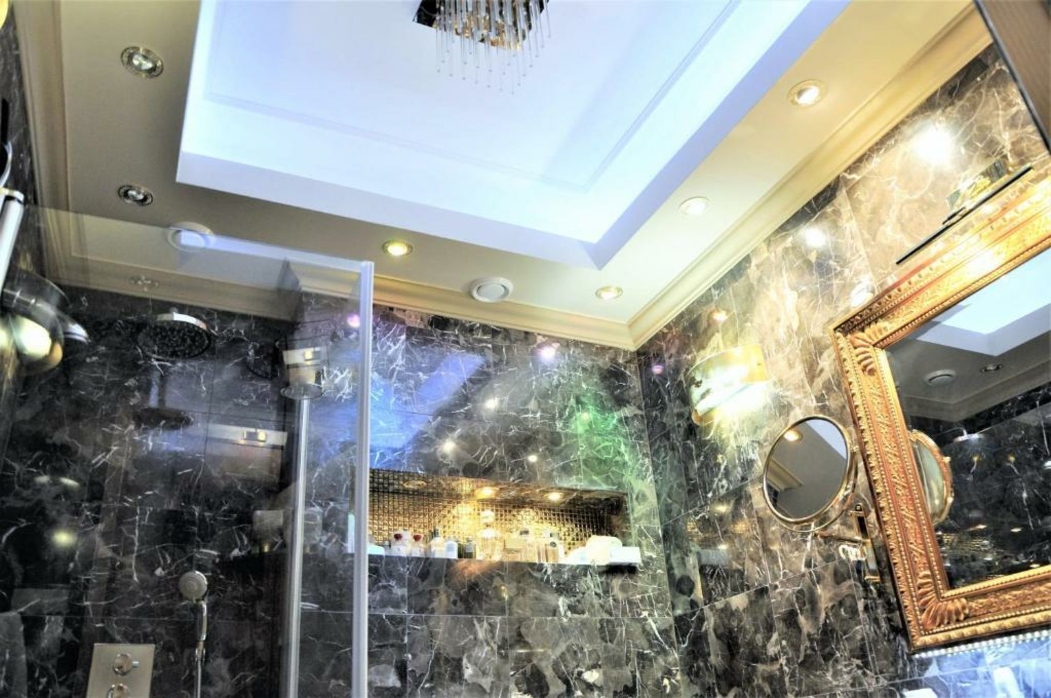 MONDRIAN Luxury Suites & Apartments Krakow Old Town