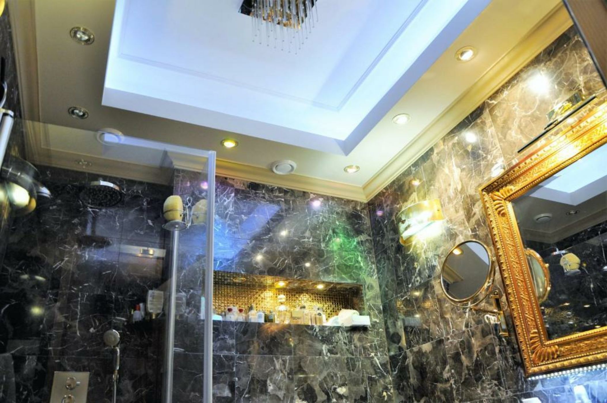 MONDRIAN Luxury Suites & Apartments Krakow Old Town