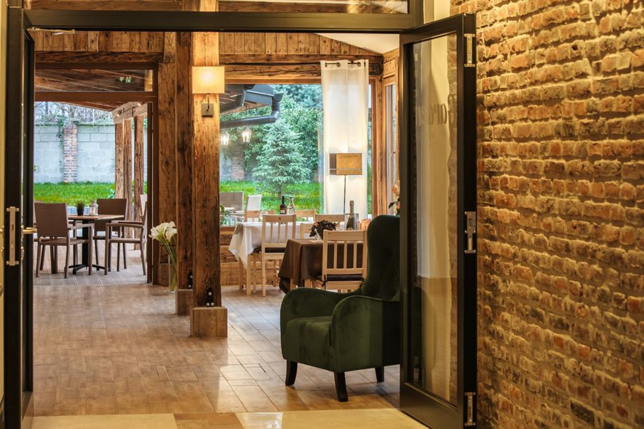 Art & Garden Residence