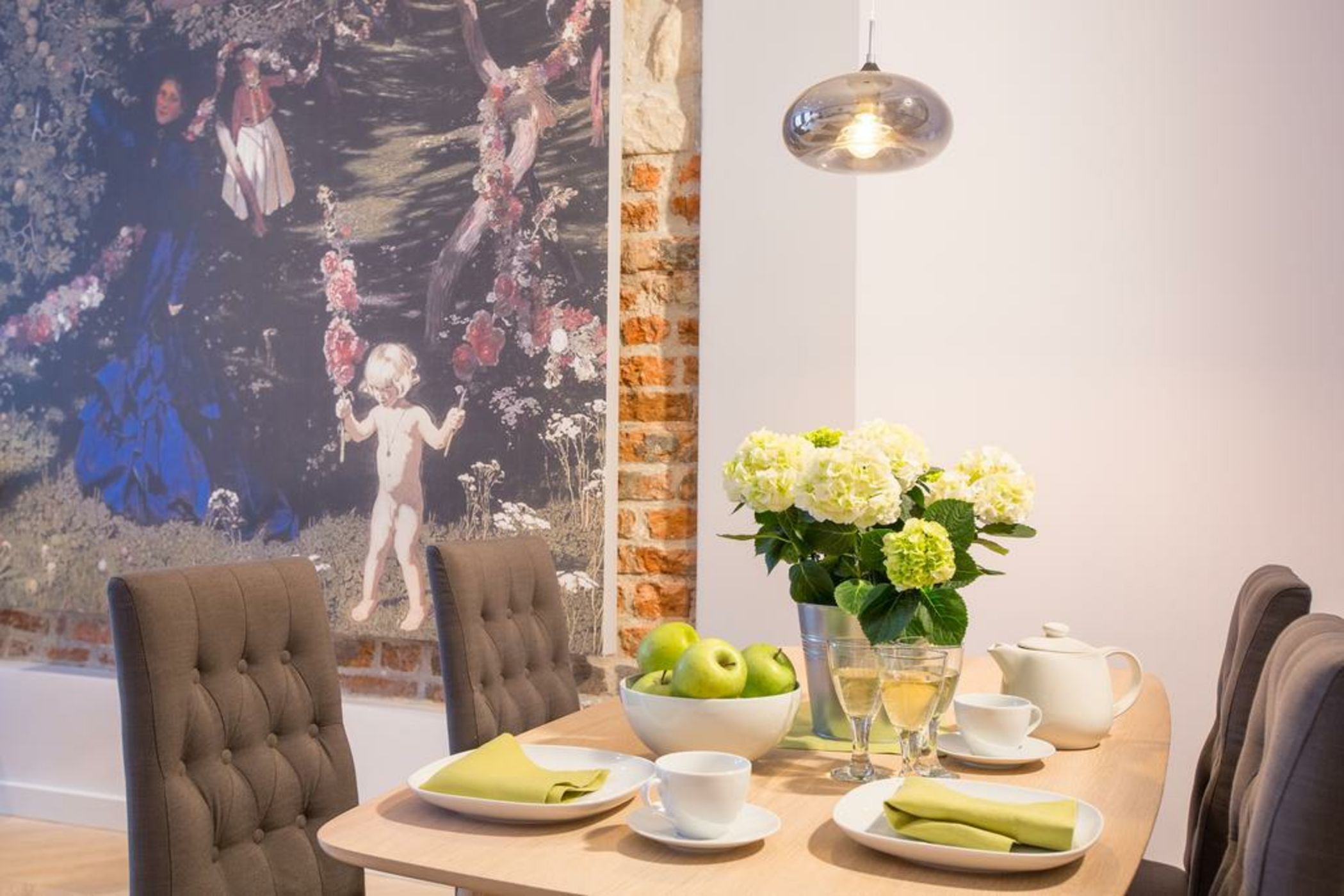 Cadena Gallery Apartments