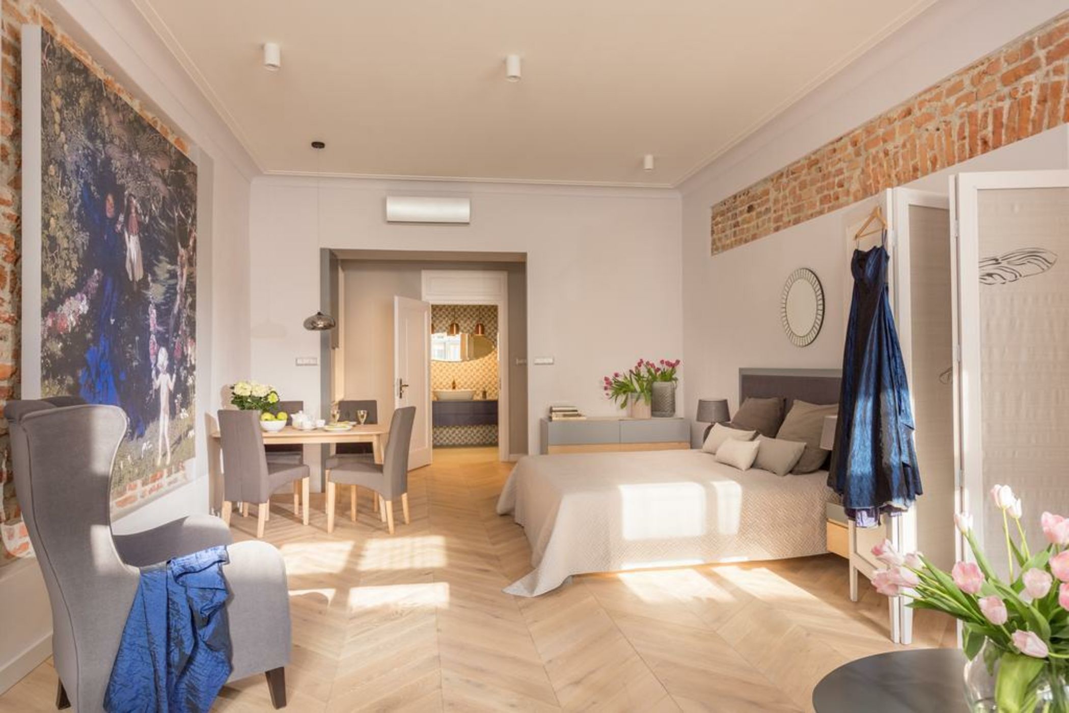 Cadena Gallery Apartments