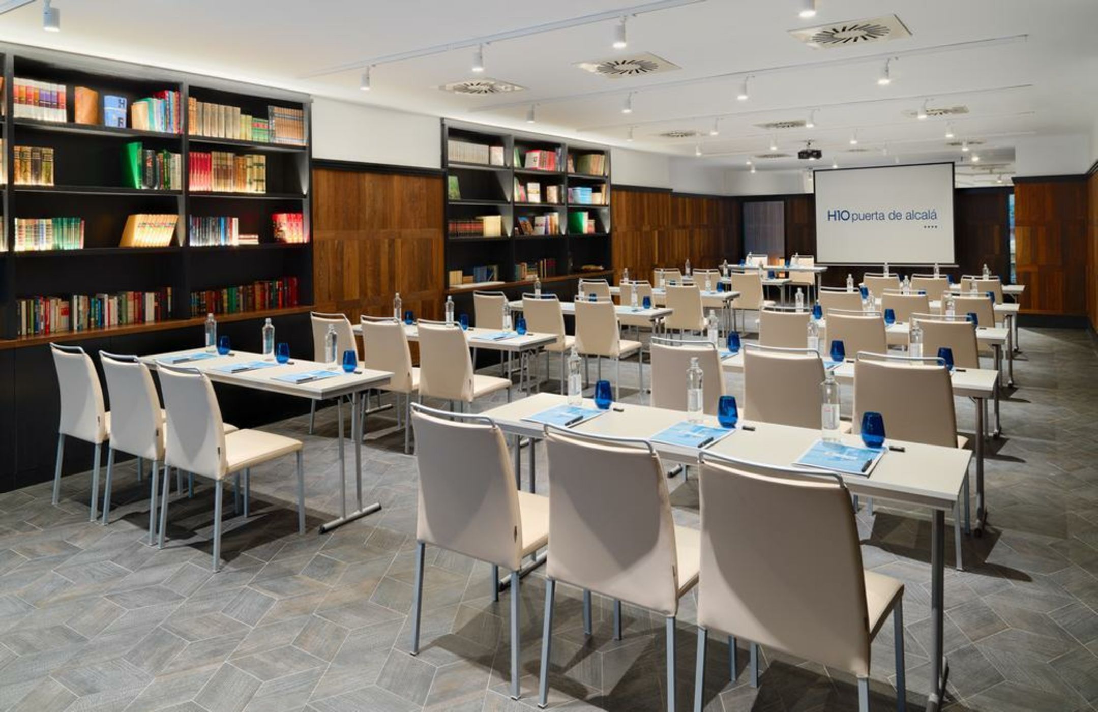 H10 Puerta de Alcalá