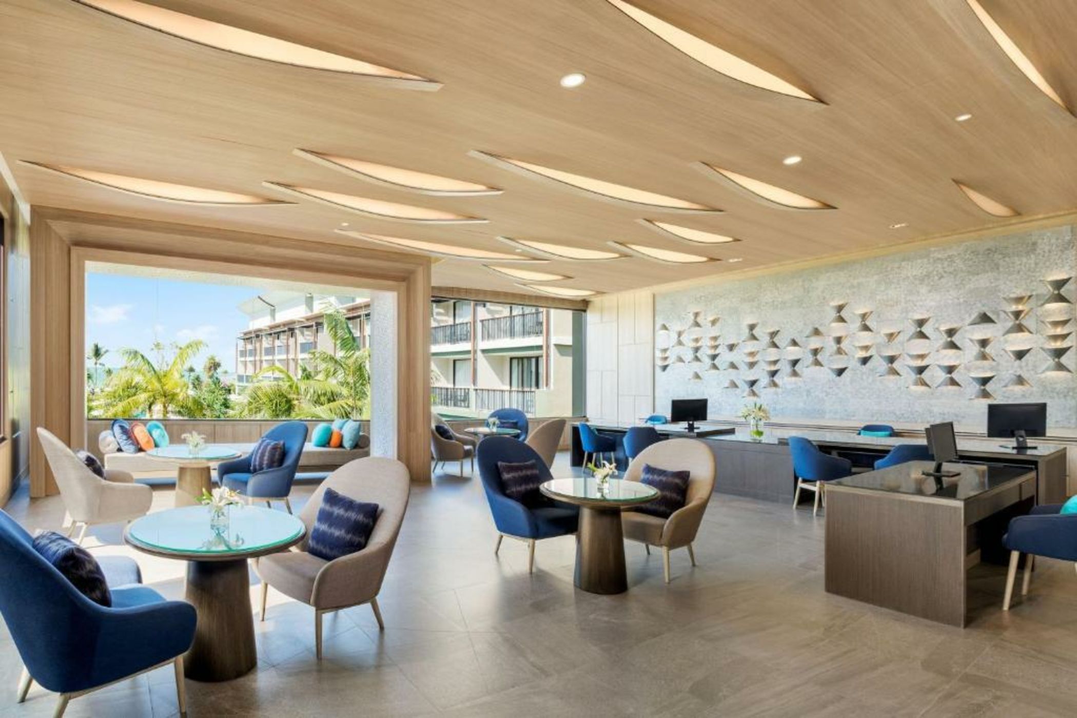 Le Meridien Khao Lak Resort & Spa