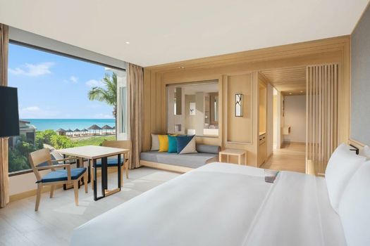 Le Meridien Khao Lak Resort & Spa