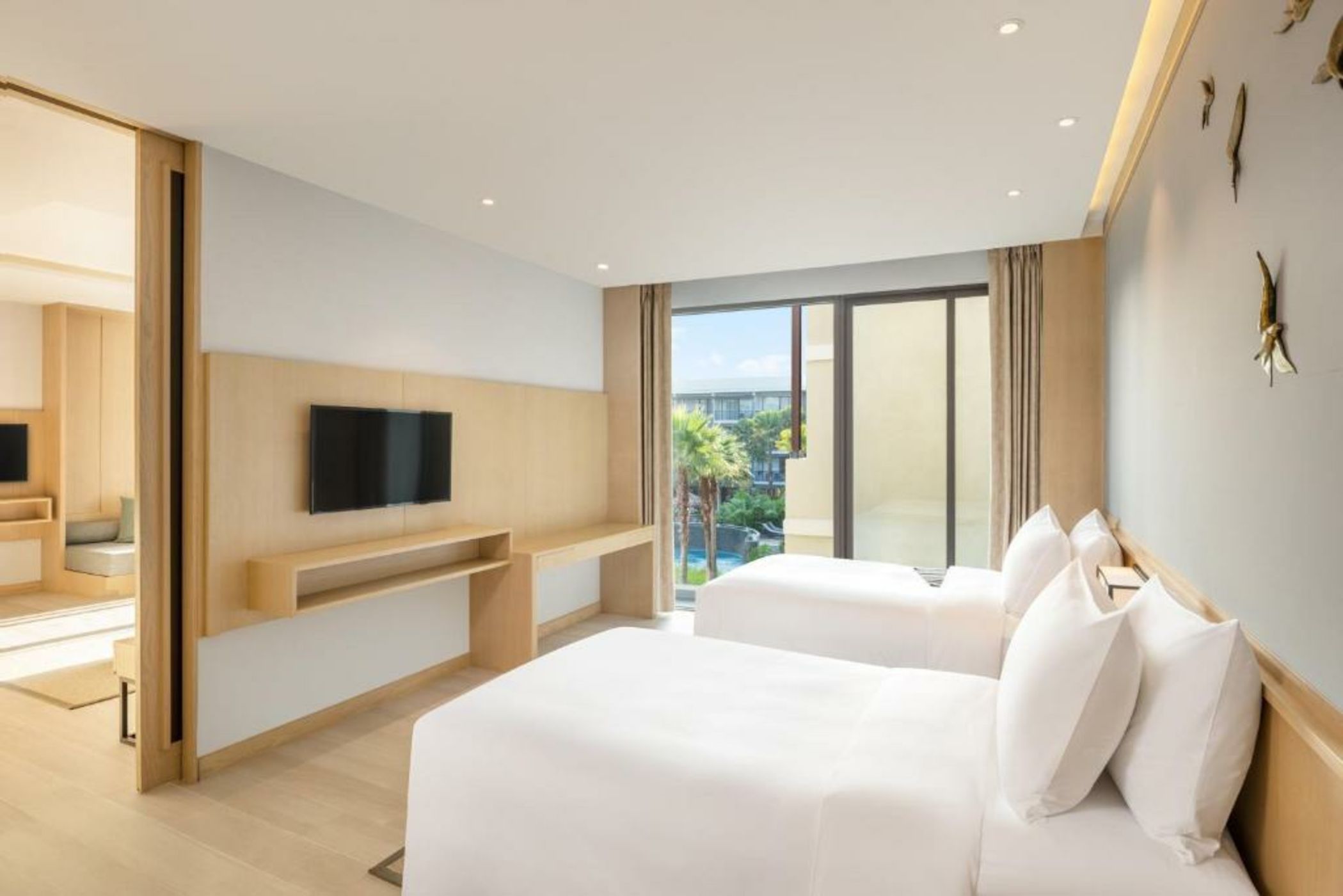 Le Meridien Khao Lak Resort & Spa