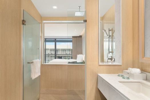 Le Meridien Khao Lak Resort & Spa