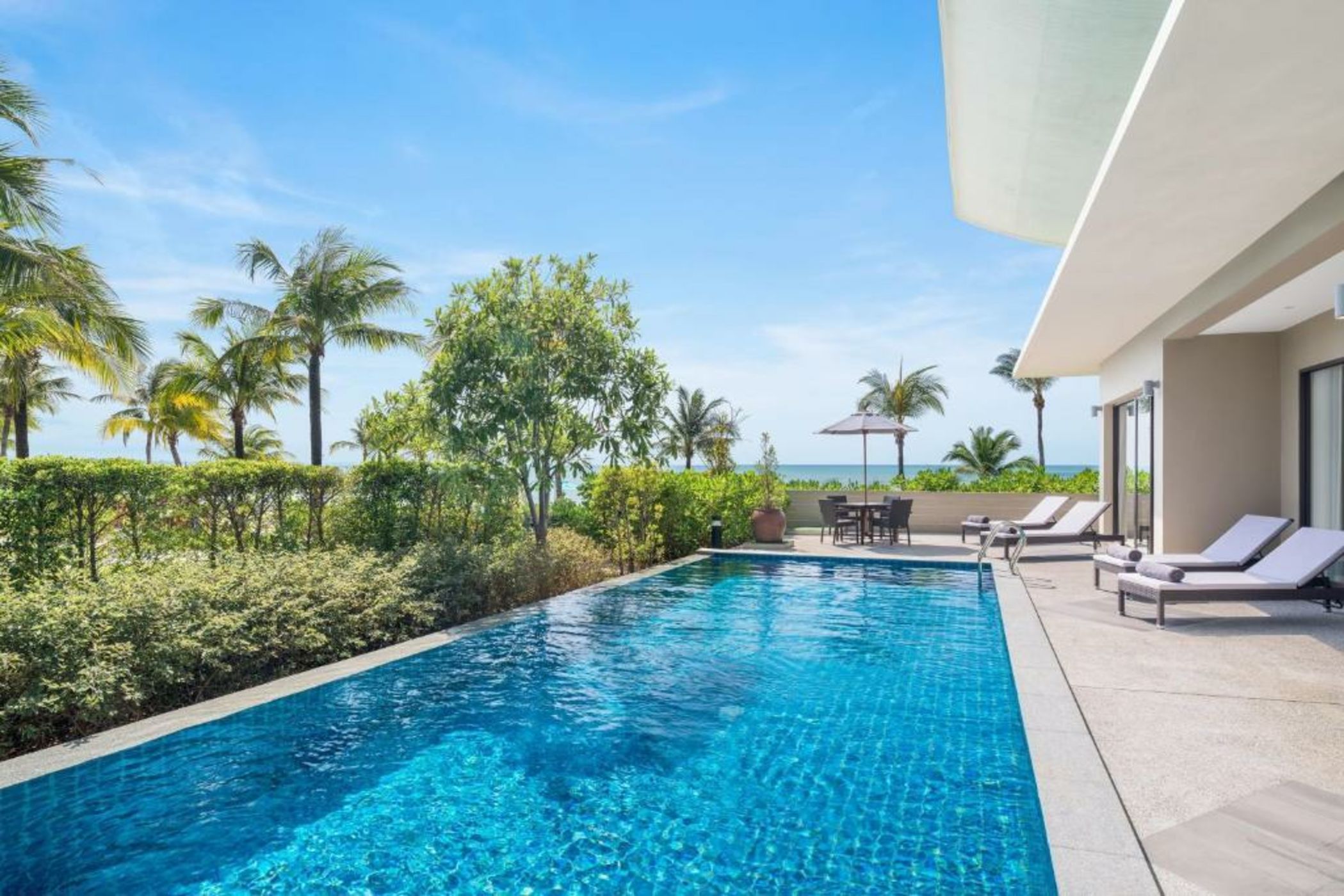 Le Meridien Khao Lak Resort & Spa