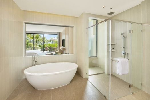 Le Meridien Khao Lak Resort & Spa