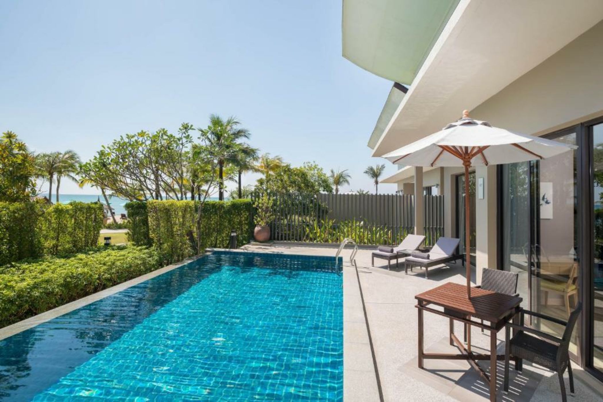 Le Meridien Khao Lak Resort & Spa
