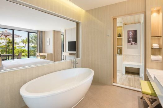 Le Meridien Khao Lak Resort & Spa