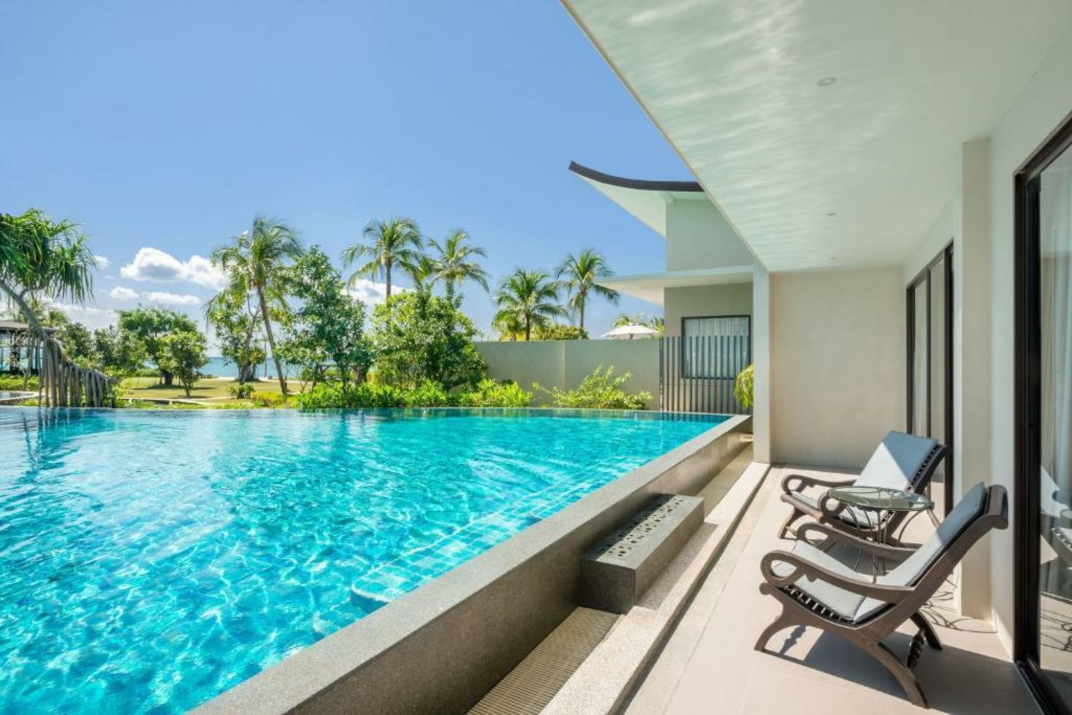 Le Meridien Khao Lak Resort & Spa