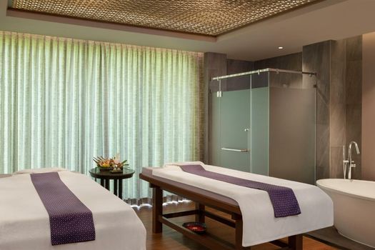 Le Meridien Khao Lak Resort & Spa