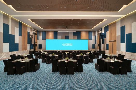 Le Meridien Khao Lak Resort & Spa