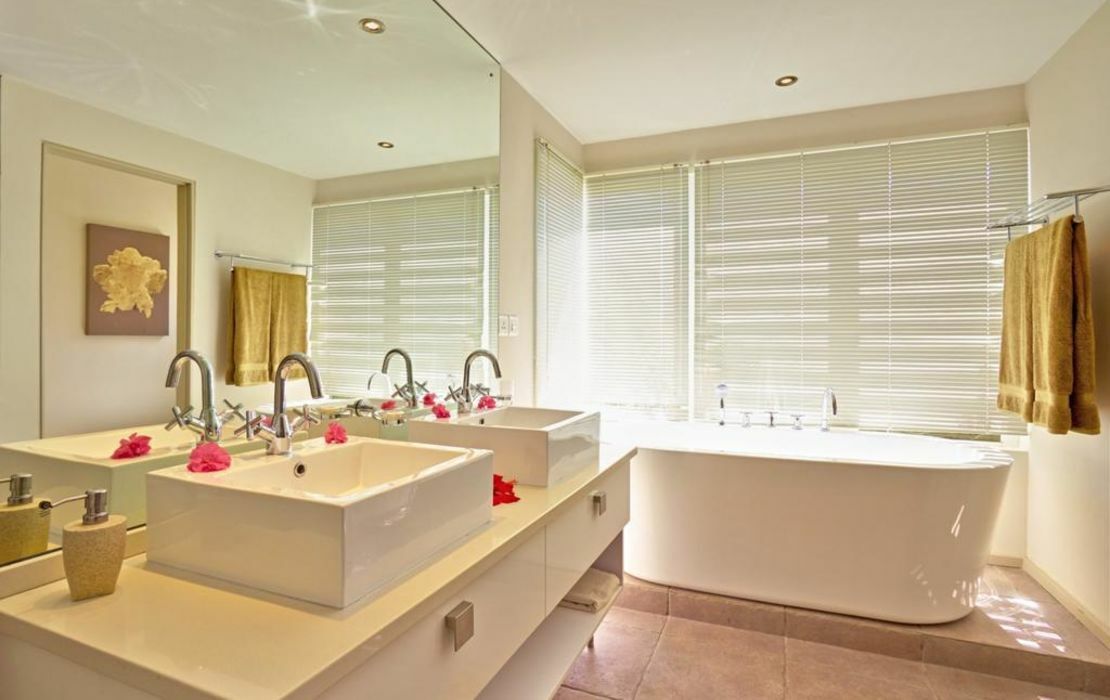 Stunning Seafront Penthouse Suites image
