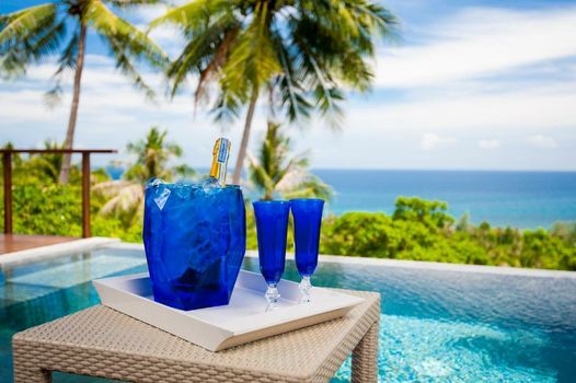 Overthemoon Luxury Pool Villas