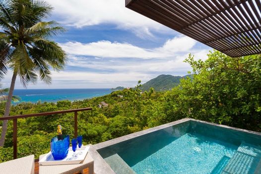 Overthemoon Luxury Pool Villas