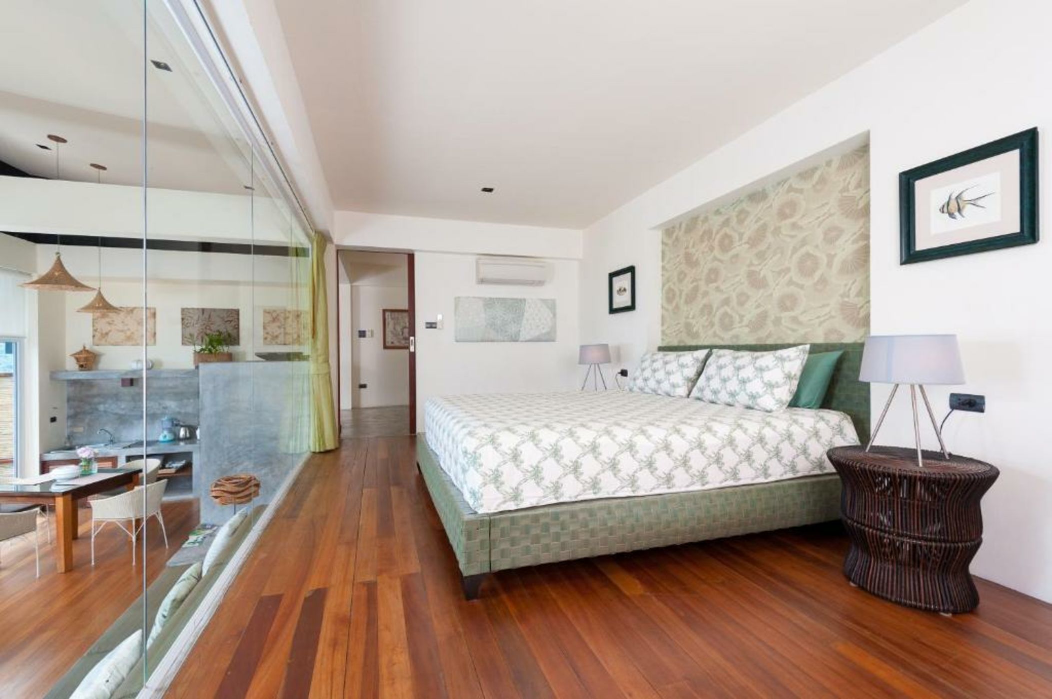 Overthemoon Luxury Pool Villas