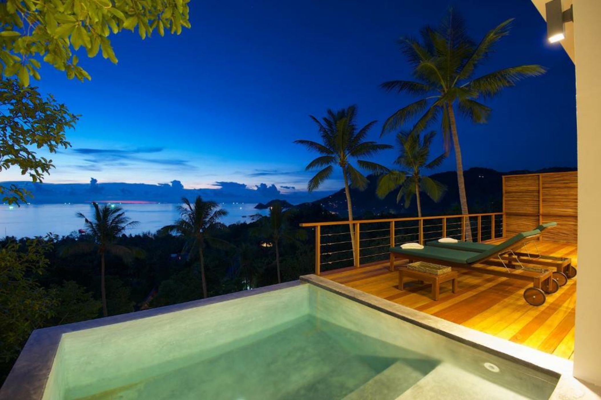 Overthemoon Luxury Pool Villas