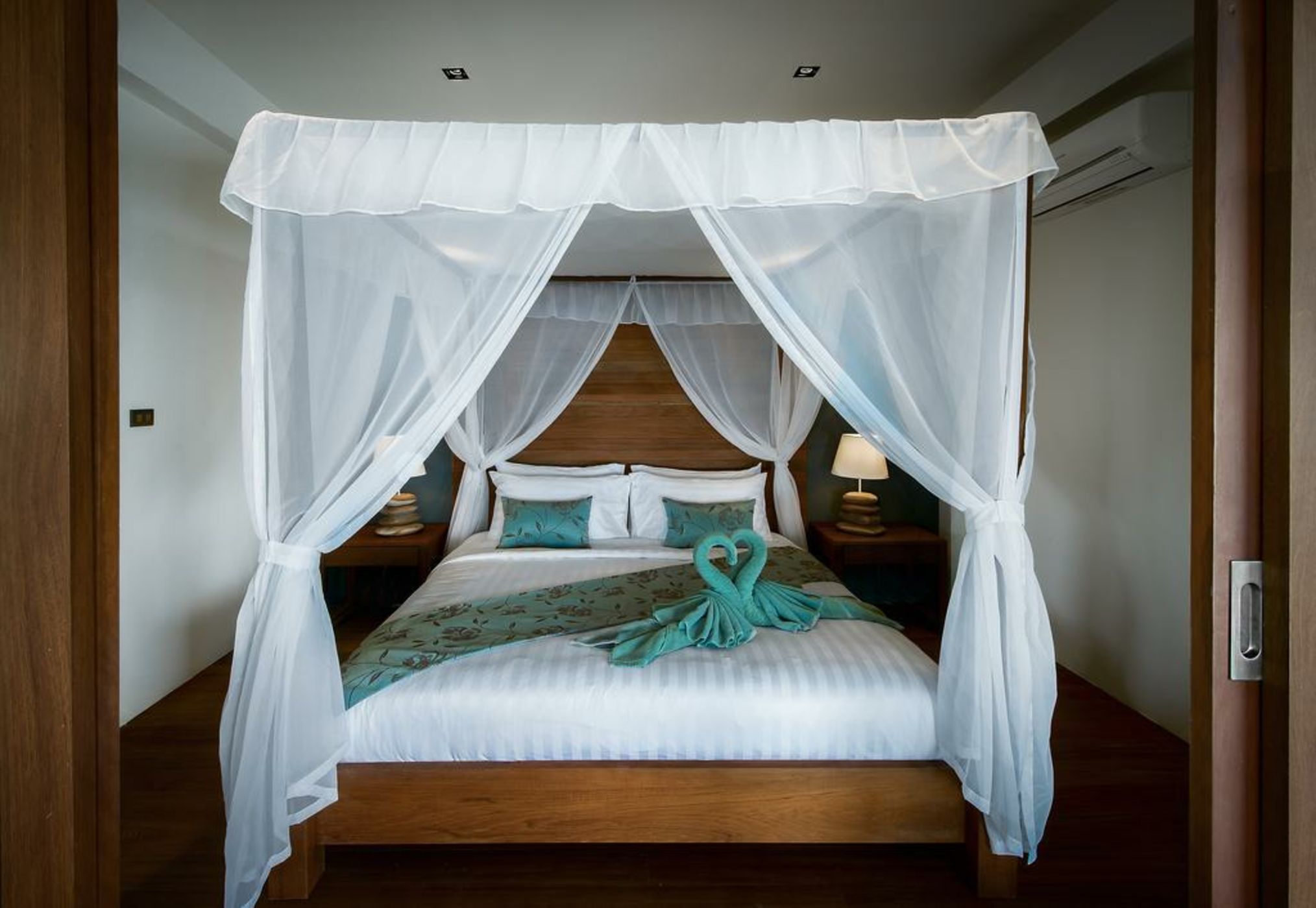 Phandara Luxury Pool Villas