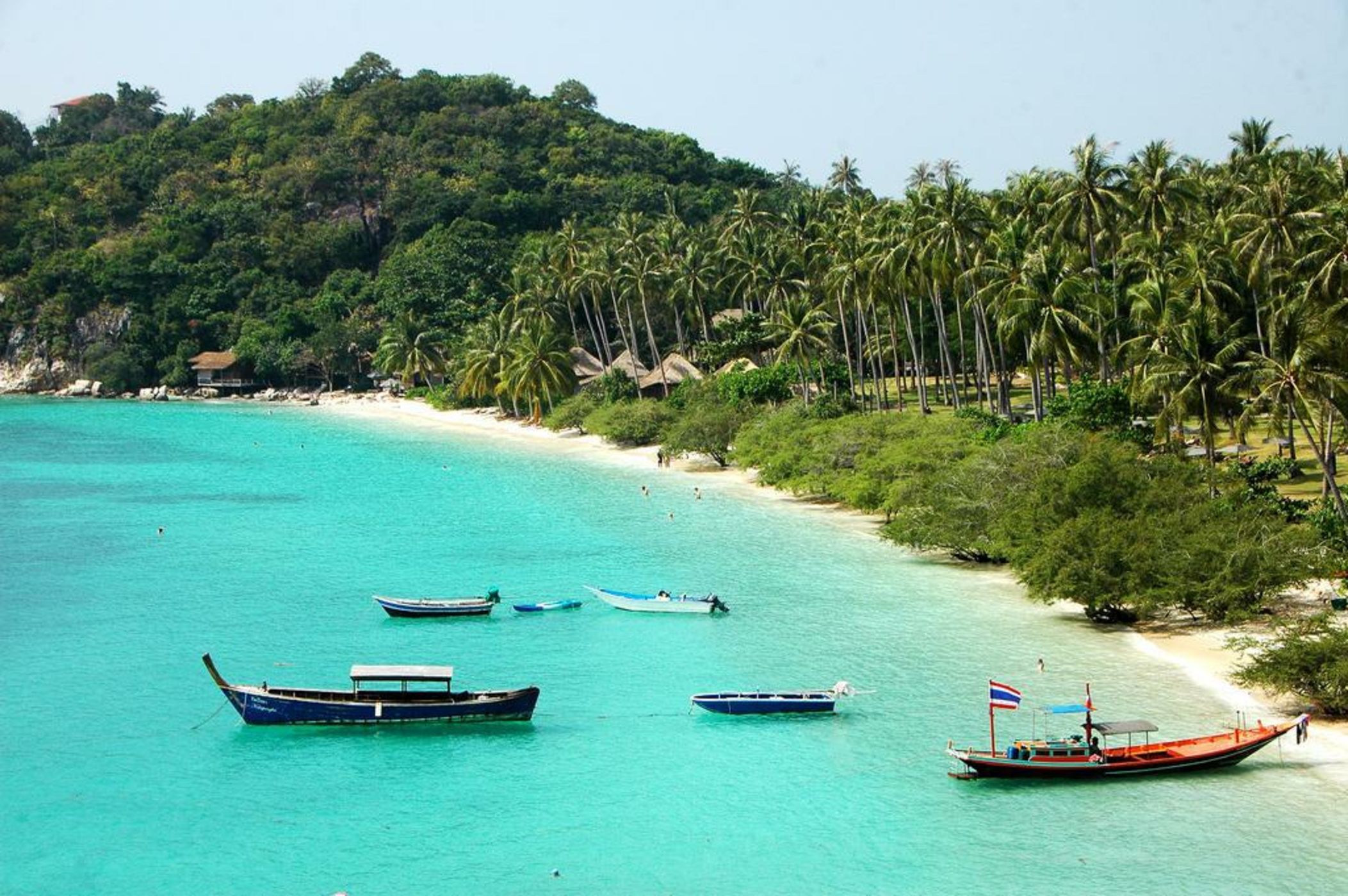 Beach Club by Haadtien