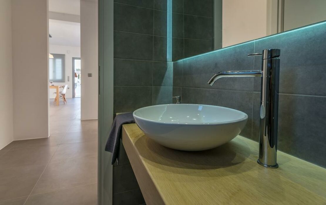 Milos Waves Luxury Apartments