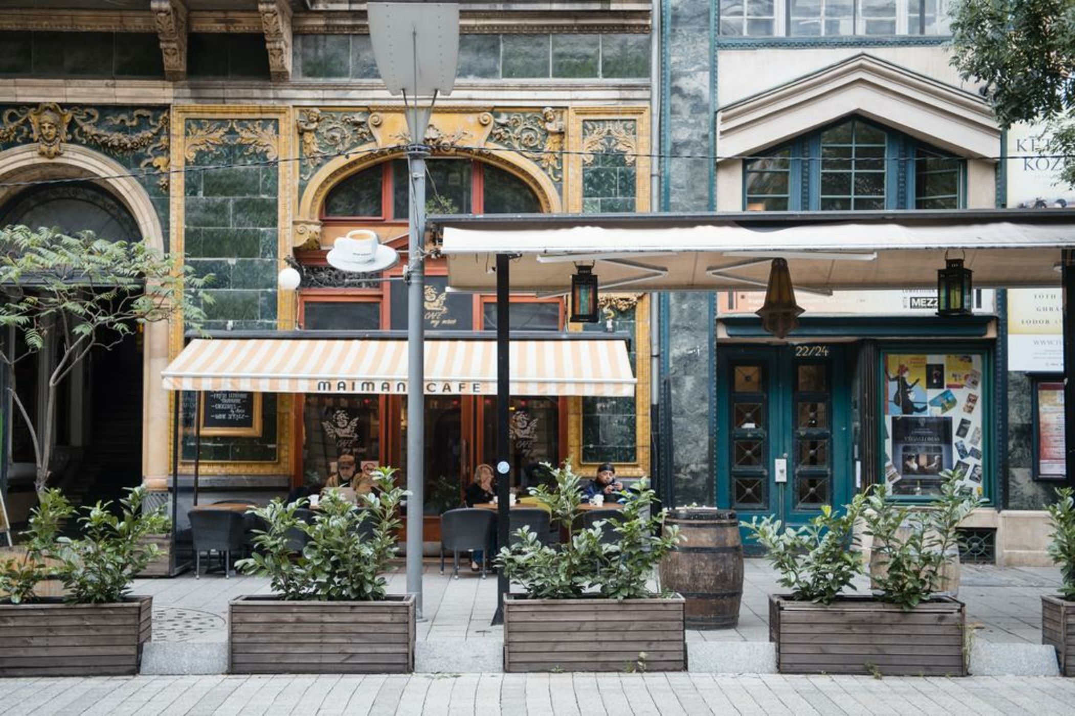 Jet Setter Opera Apartment