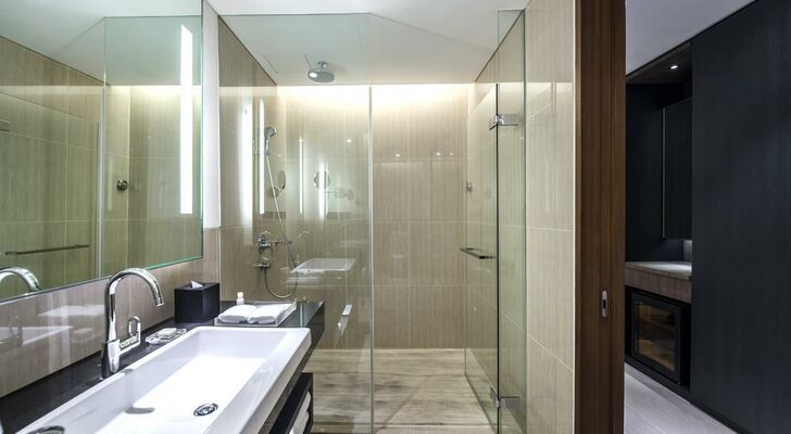 Amara Bangkok Hotel - SHA Extra Plus