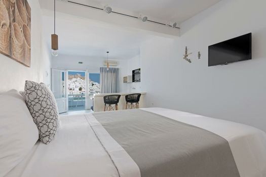 Anatoli Luxury Studios & Suites