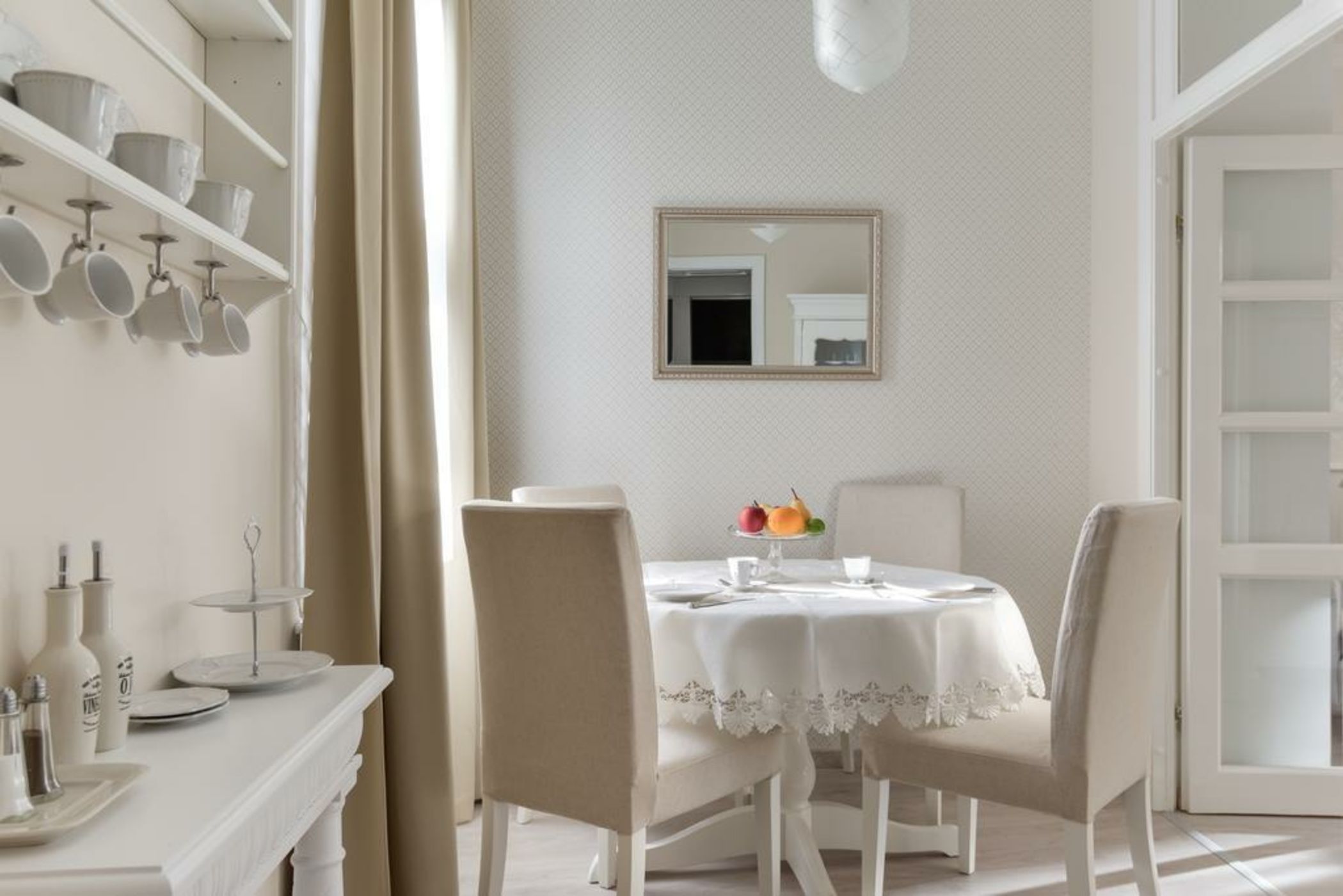 Chestnut & Eliza Suites - Superior Homes Downtown