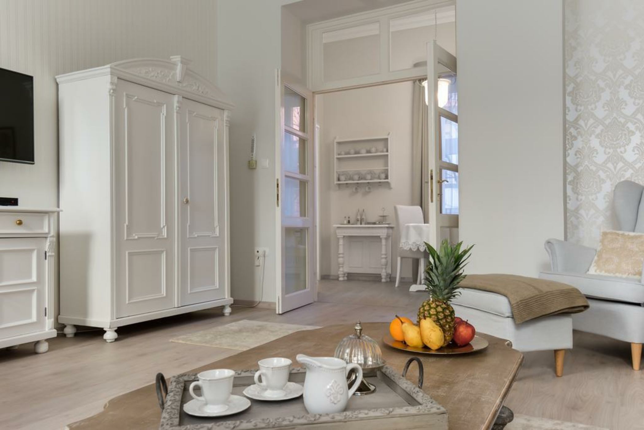 Chestnut & Eliza Suites - Superior Homes Downtown