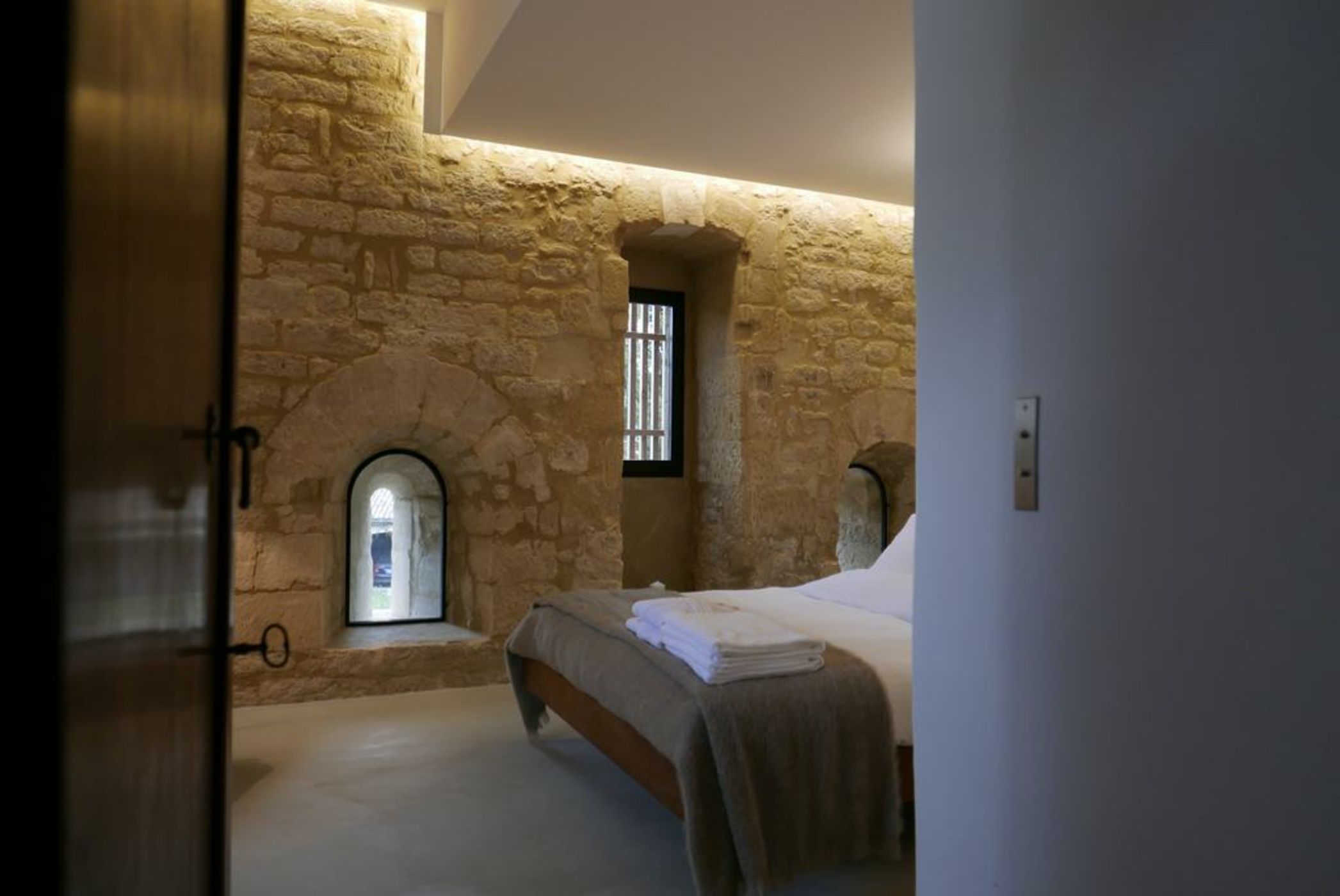 Tour Sarrazine de Montaren