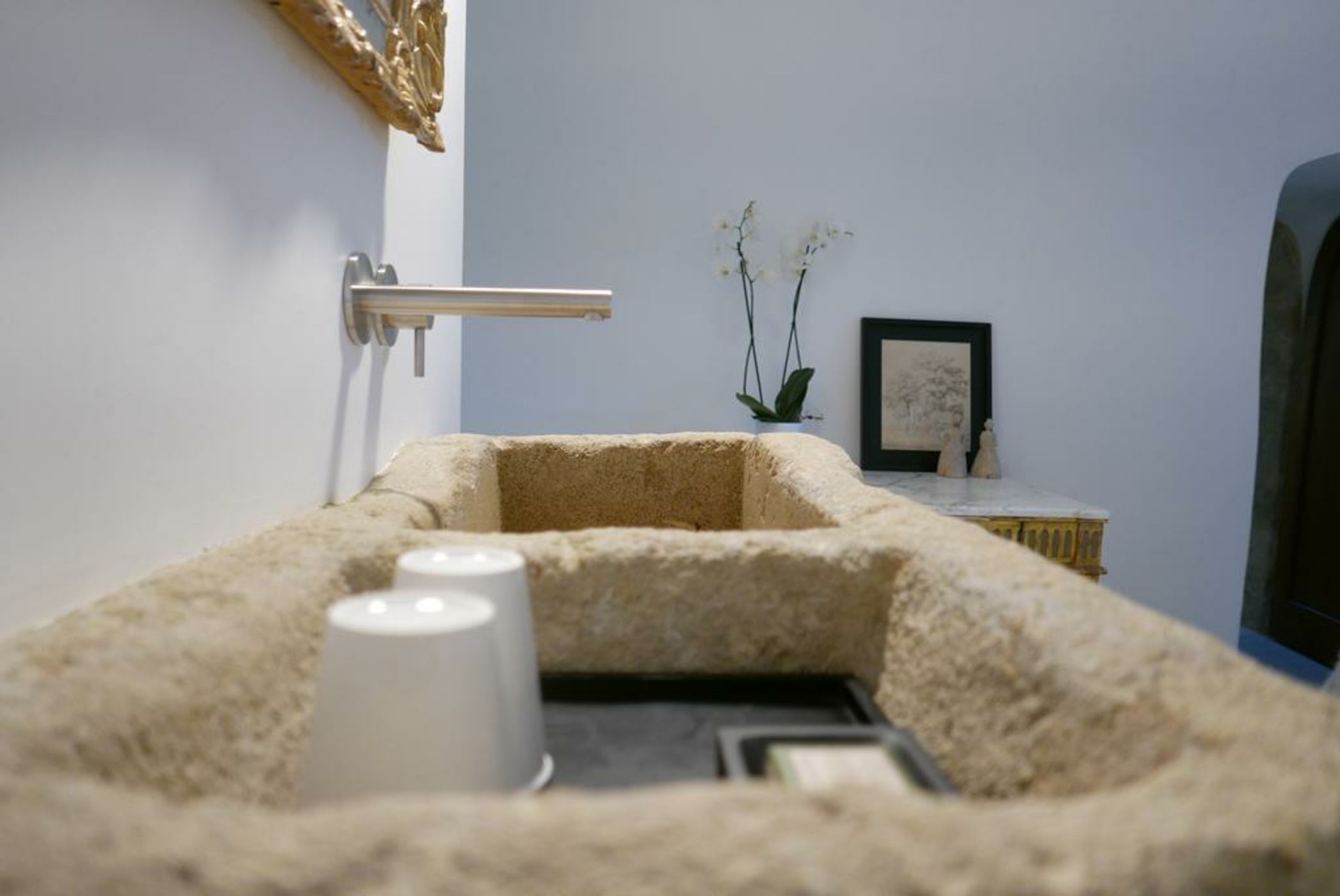 Tour Sarrazine de Montaren