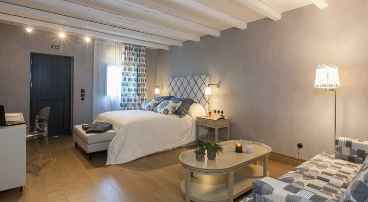 Alistos Hotel