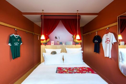 MOB HOTEL Paris Les Puces