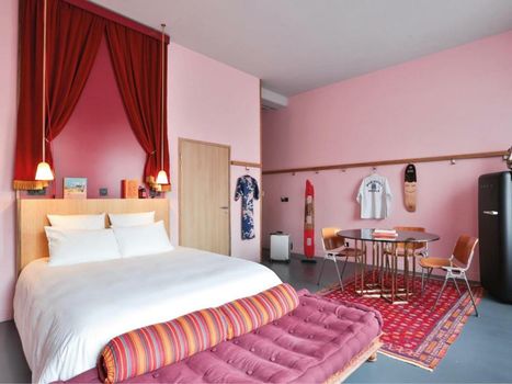 MOB HOTEL Paris Les Puces