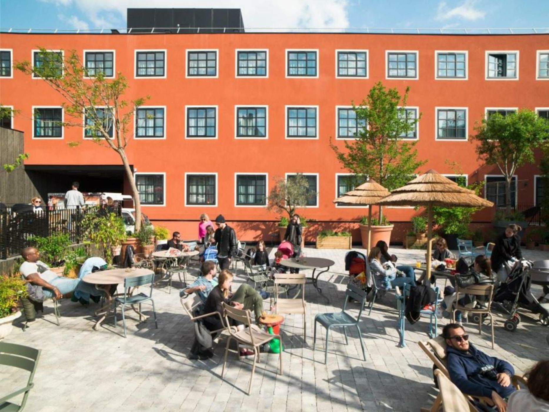 MOB HOTEL Paris Les Puces