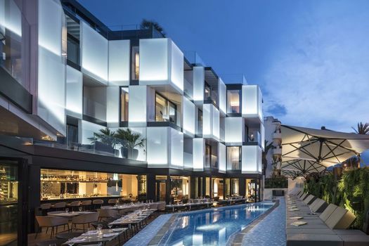 Sir Joan Hotel