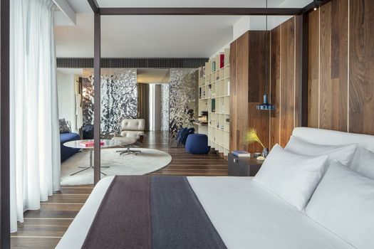 Sir Joan Hotel