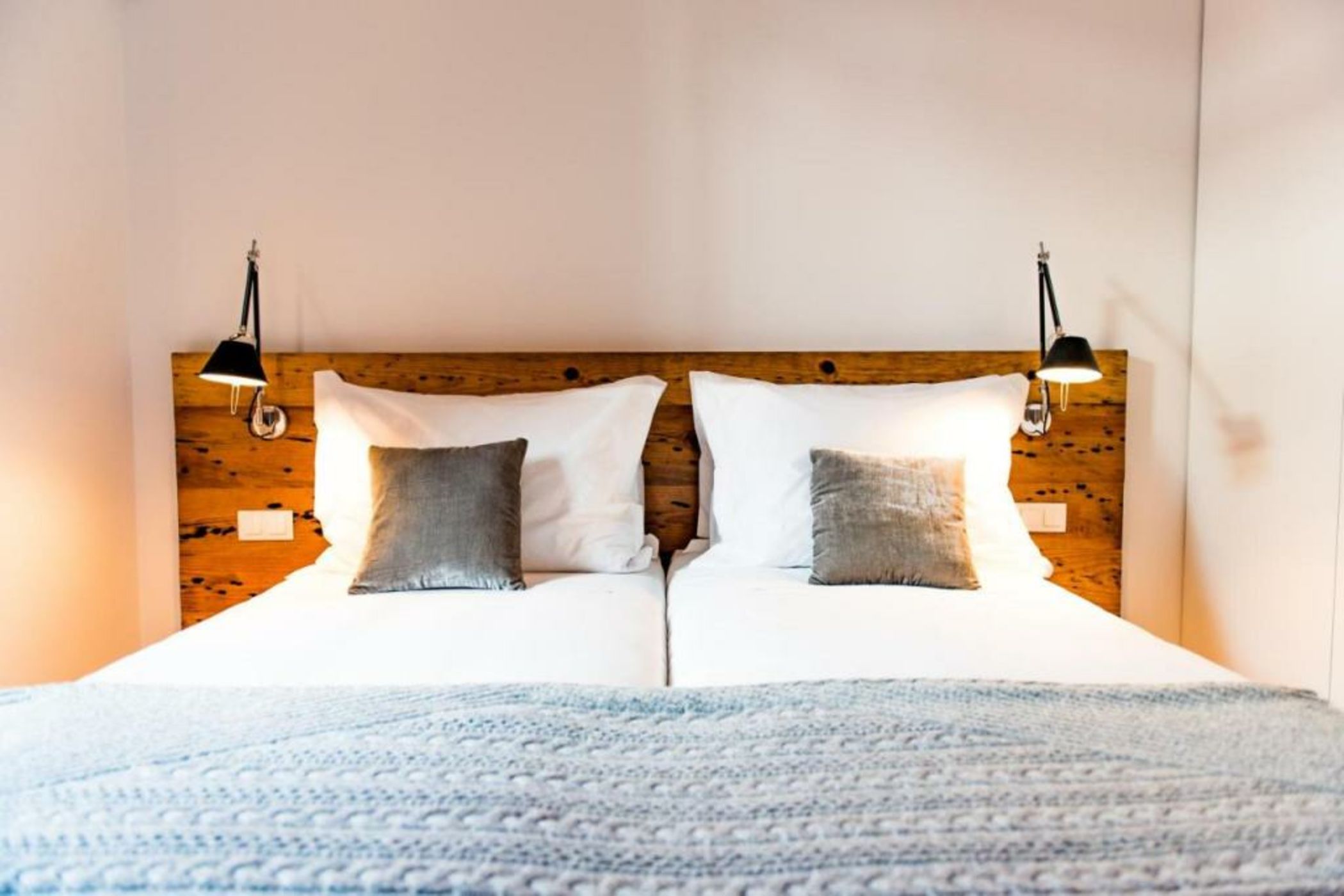 Flora Chiado Apartments