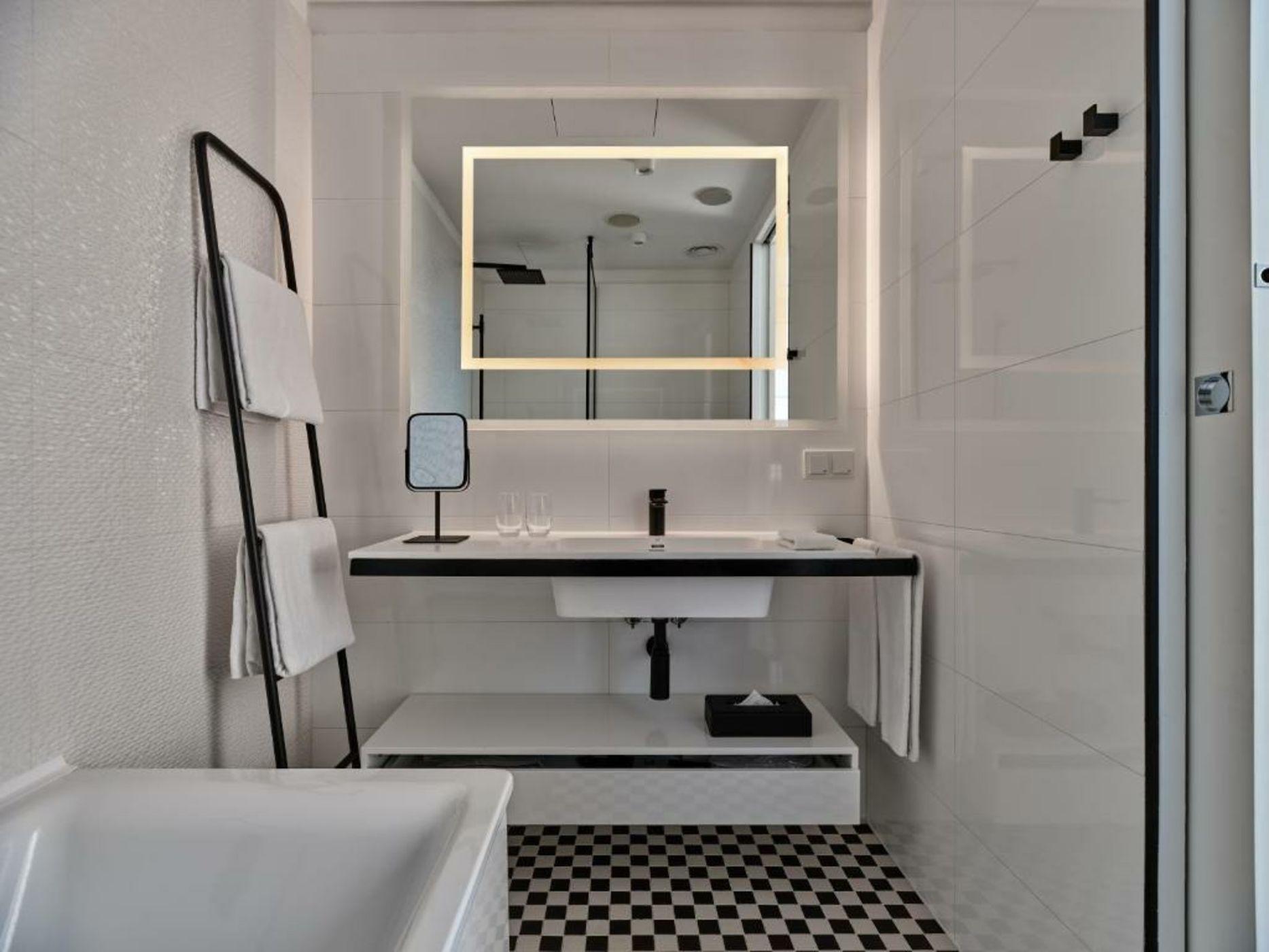 Hotel Indigo Warsaw Nowy Świat, an IHG Hotel