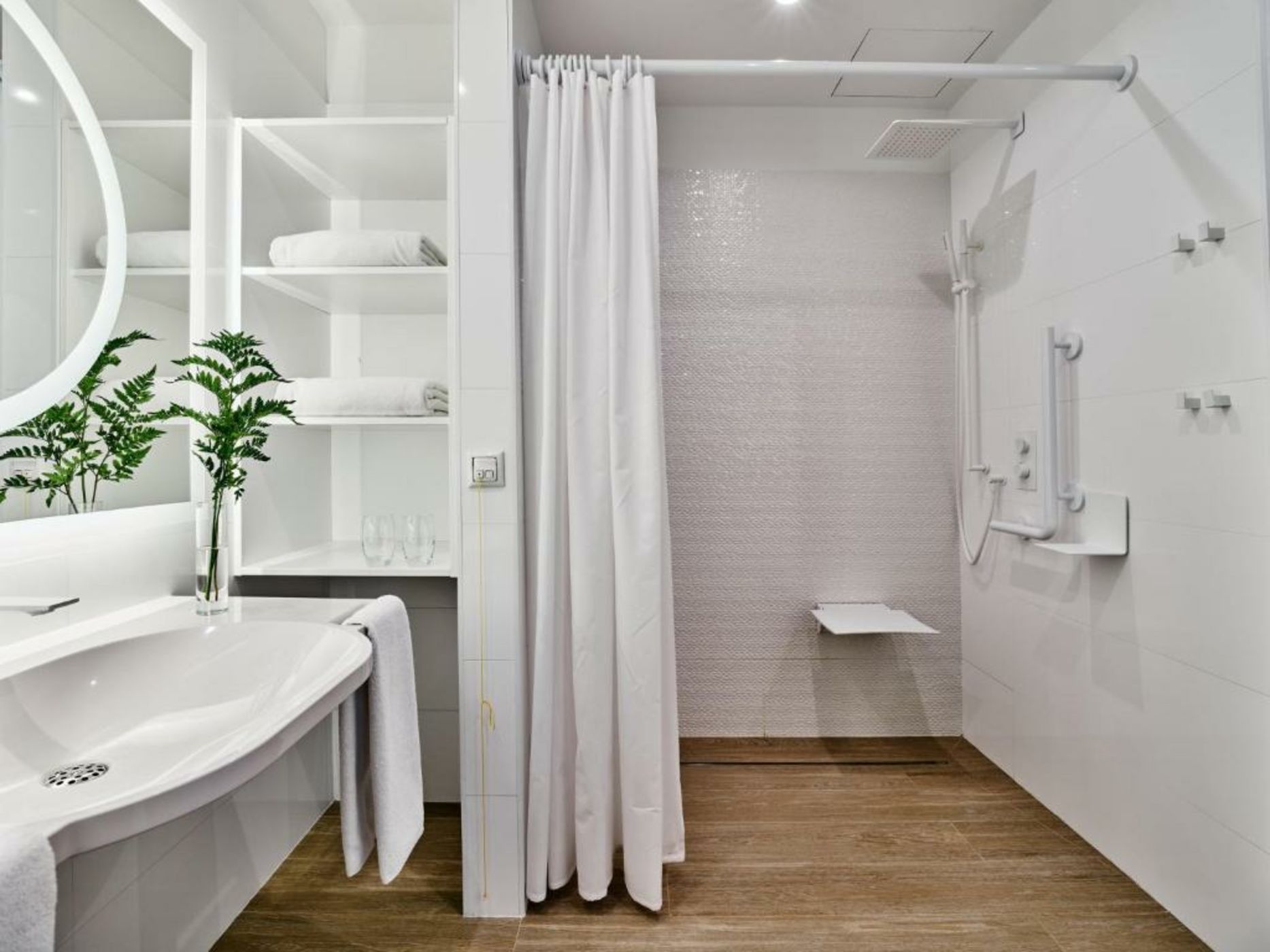 Hotel Indigo Warsaw Nowy Świat, an IHG Hotel