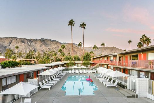 Skylark Hotel