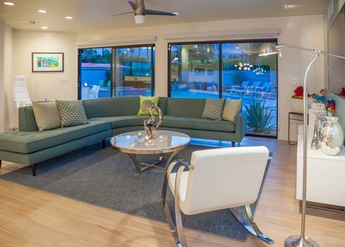Mid-Century Deluxe